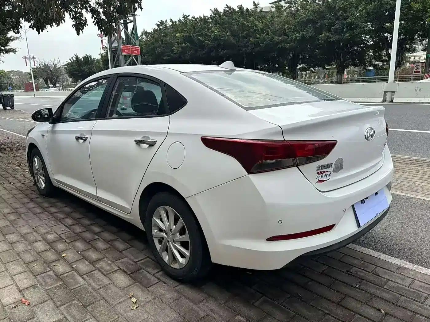 2016 Hyundai Verna 1.4L Automatic Sport — миниатюра 3