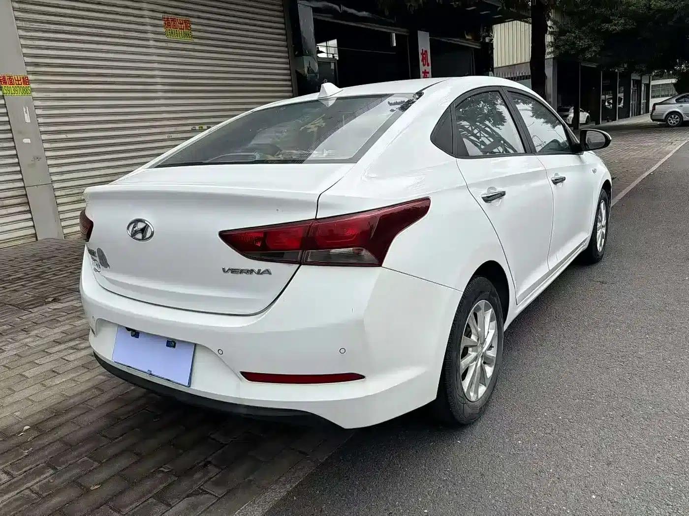 2016 Hyundai Verna 1.4L Automatic Sport — миниатюра 4