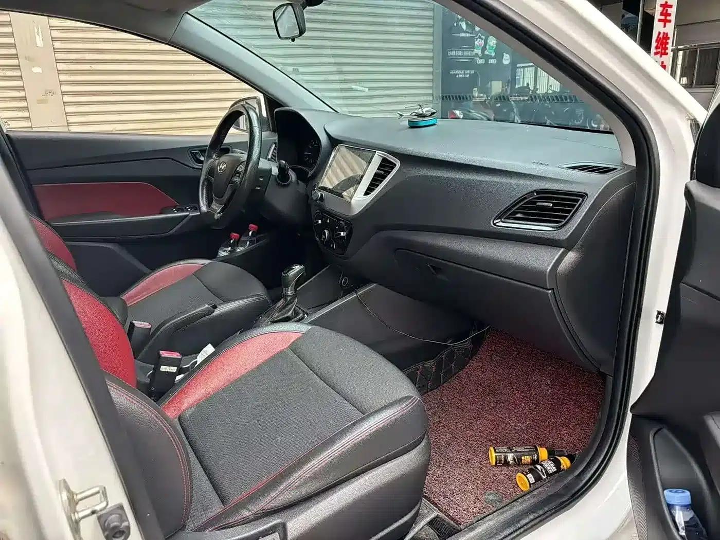 2016 Hyundai Verna 1.4L Automatic Sport — миниатюра 5