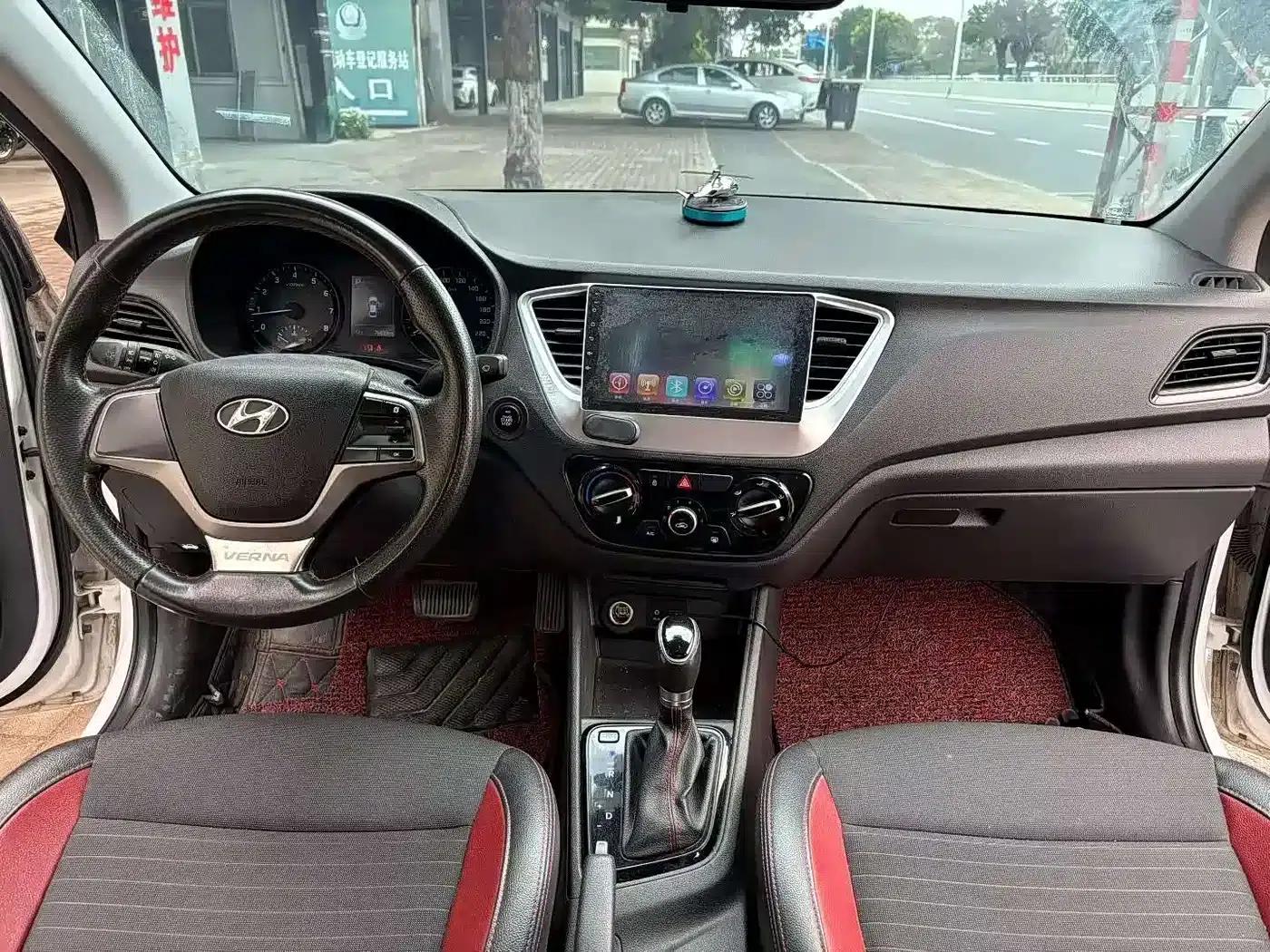 2016 Hyundai Verna 1.4L Automatic Sport — миниатюра 6