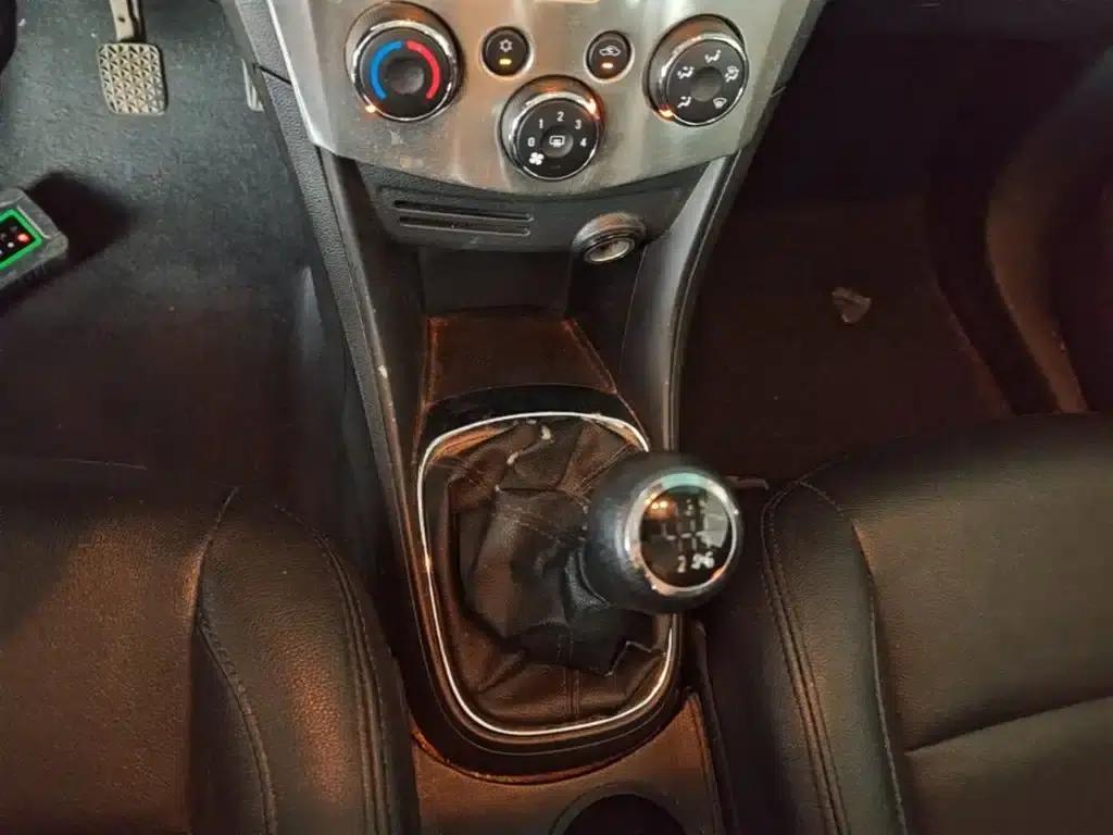 Chevrolet Trax 2014 1.4T Manual 2WD Comfort Model — миниатюра 14
