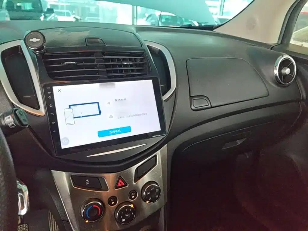 Chevrolet Trax 2014 1.4T Manual 2WD Comfort Model — миниатюра 10