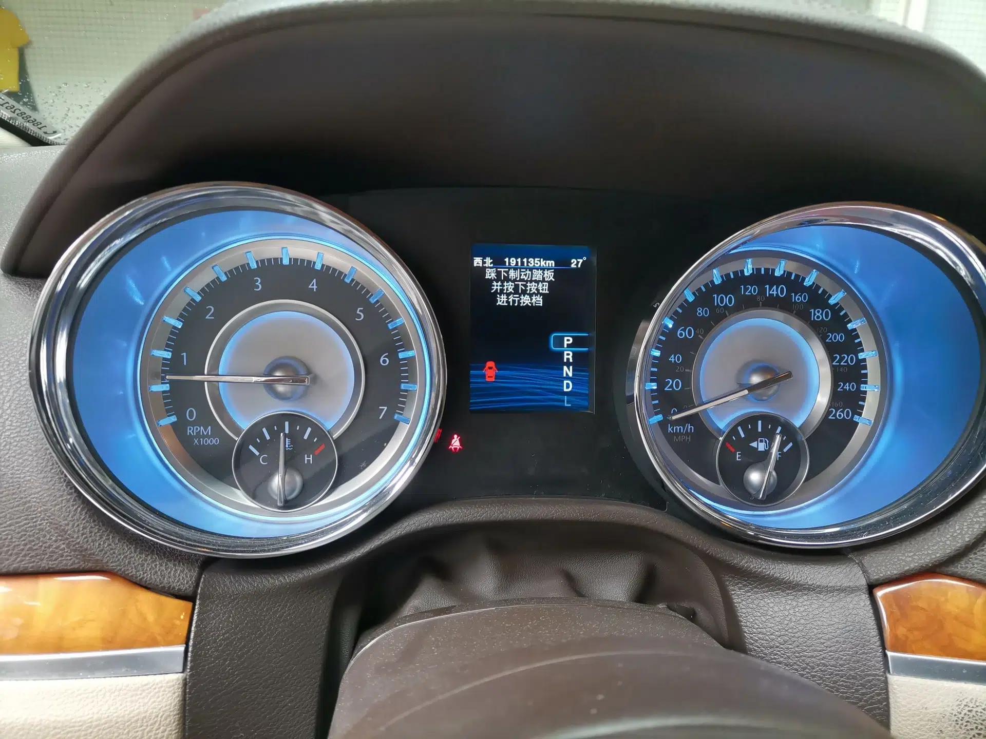 Chrysler 300C 2013 3.6L Luxury Edition — миниатюра 11