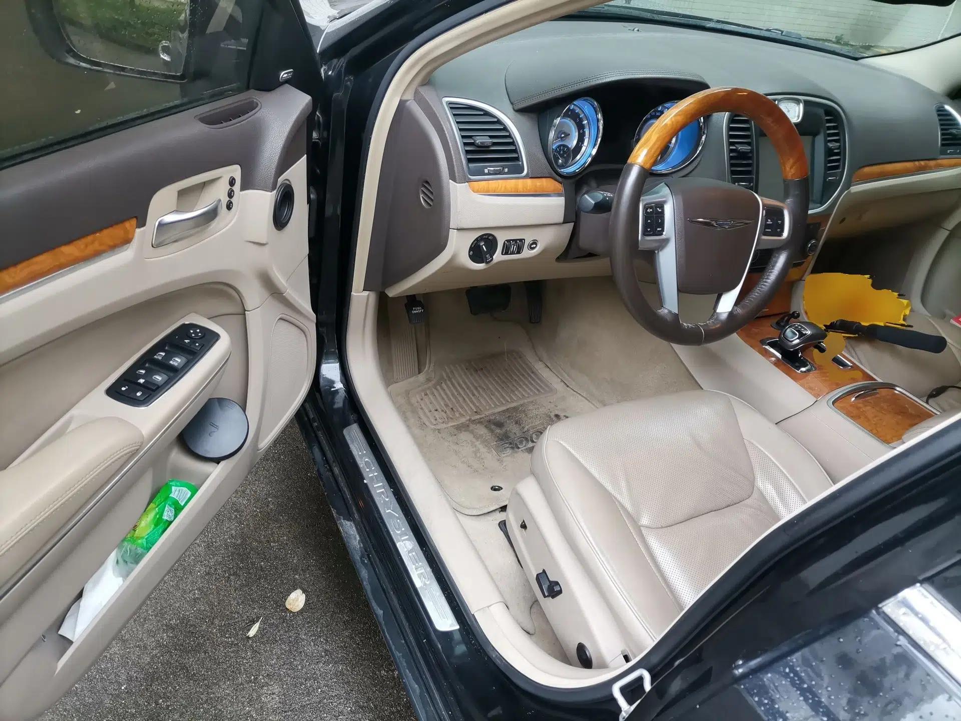Chrysler 300C 2013 3.6L Luxury Edition — миниатюра 16