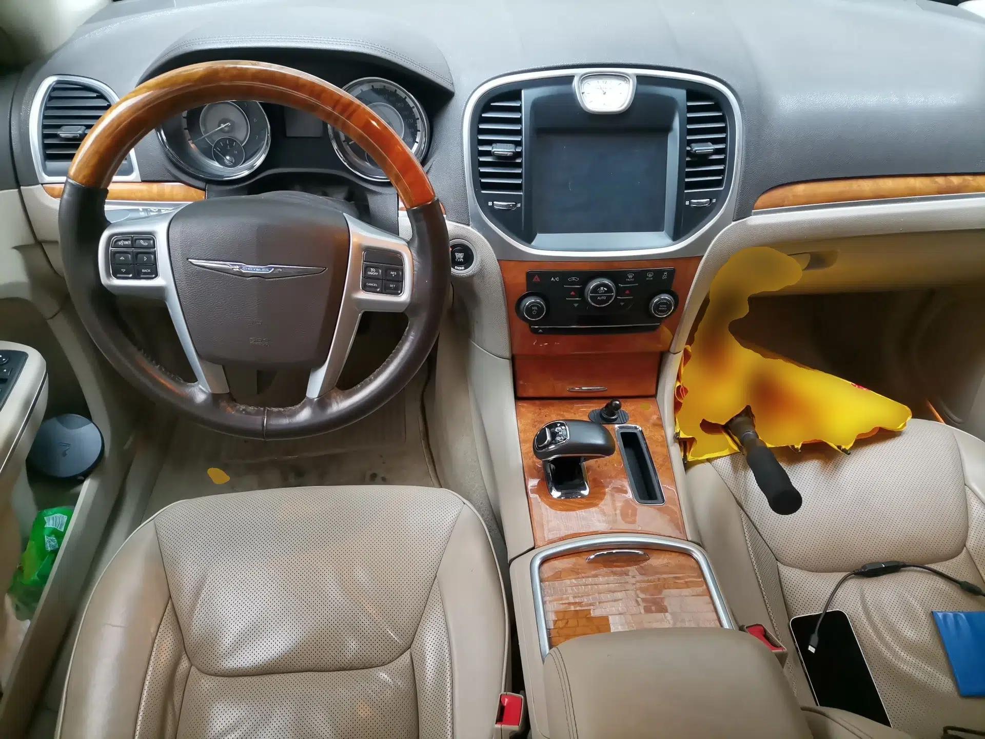 Chrysler 300C 2013 3.6L Luxury Edition — миниатюра 9