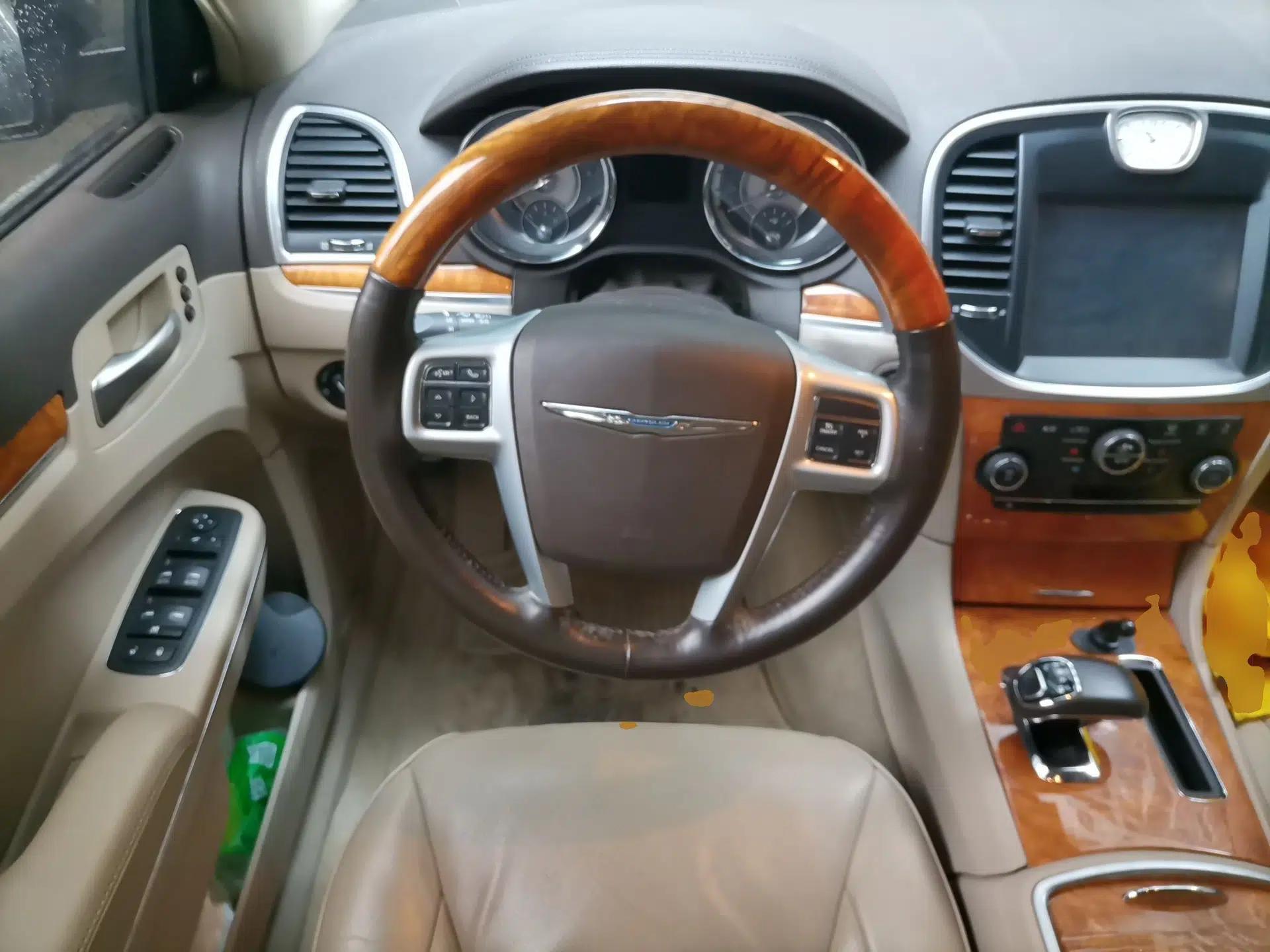 Chrysler 300C 2013 3.6L Luxury Edition — миниатюра 10