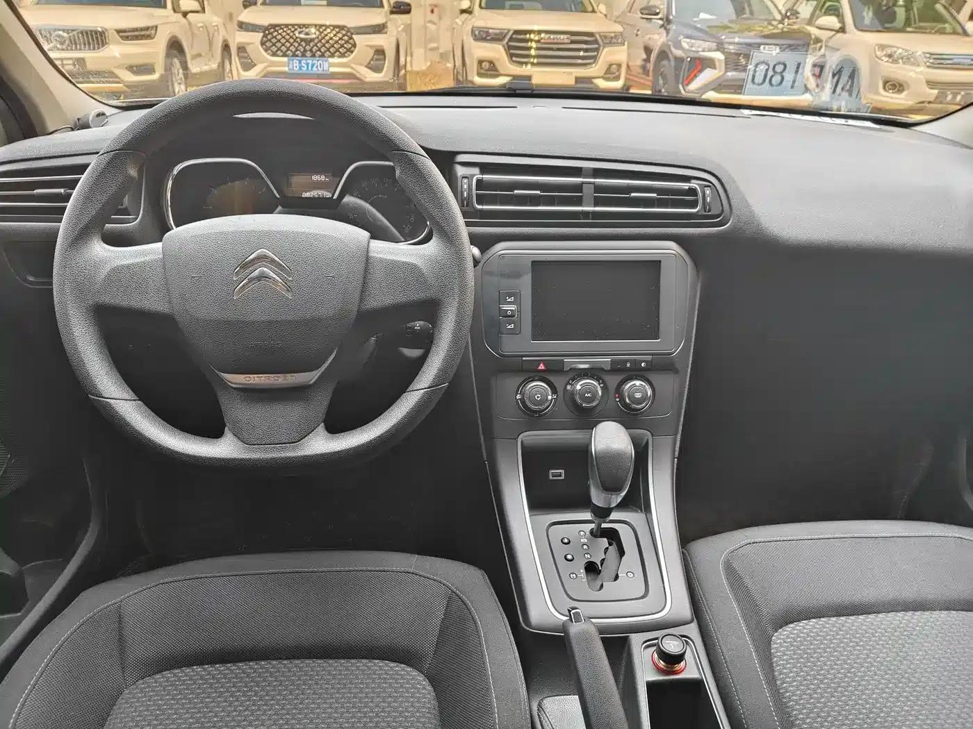 Citroën C4 Sega 2016 1.6L Automatic Comfort Model — миниатюра 5