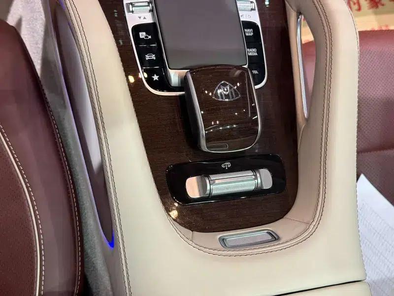 2021 Maybach GLS 600 4MATIC Elegance Edition — миниатюра 12