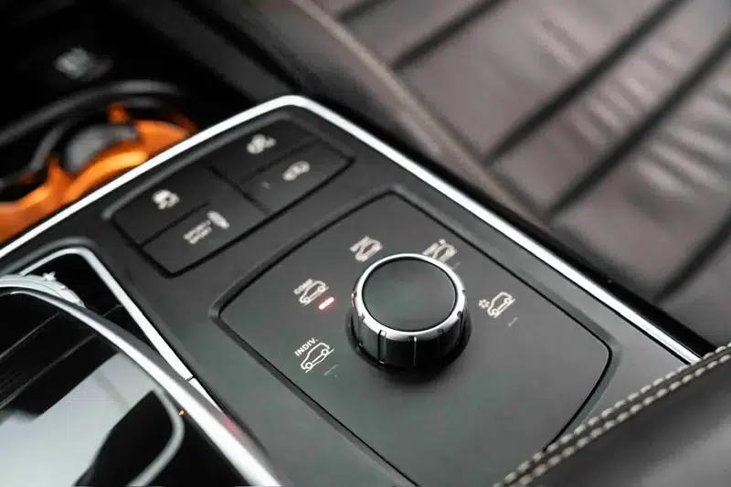 Mercedes-Benz GLE Coupe AMG 2015 AMG GLE 63 4MATIC Coupe SUV — миниатюра 16