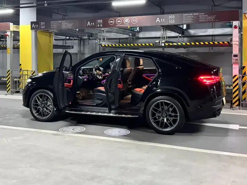 2023 Mercedes-Benz GLE Coupe AMG 53 4MATIC+ Coupe SUV 55th Anniversary Edition — миниатюра 15