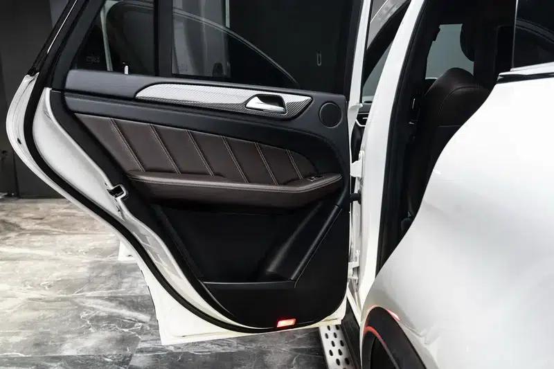 Mercedes-Benz GLE Coupe AMG 2015 AMG GLE 63 4MATIC Coupe SUV — миниатюра 16