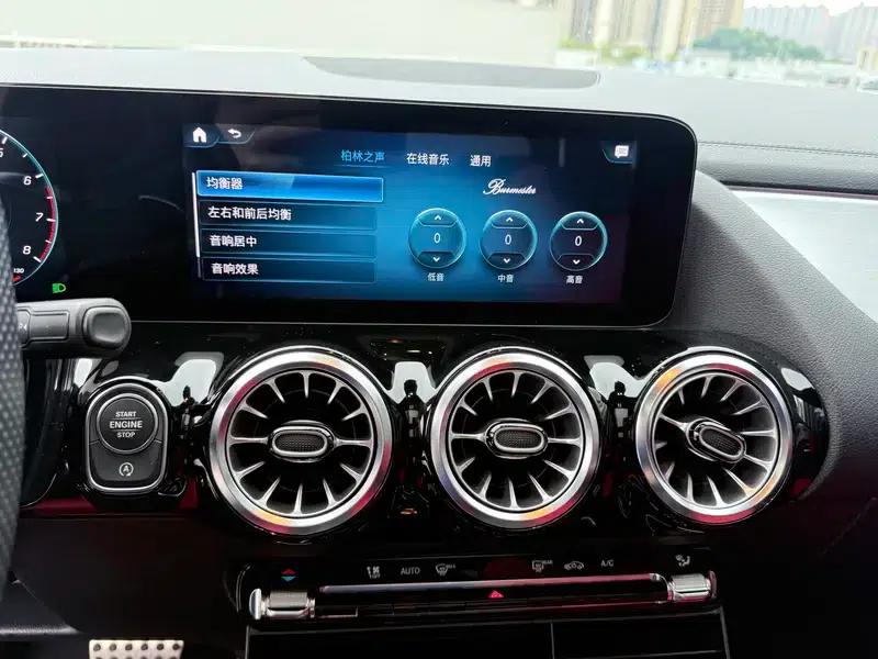 2021 Mercedes-Benz GLA AMG 35 4MATIC — миниатюра 8