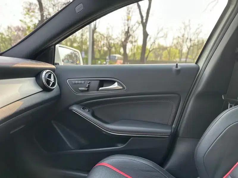 2015 Mercedes-Benz GLA AMG 45 4MATIC — миниатюра 16