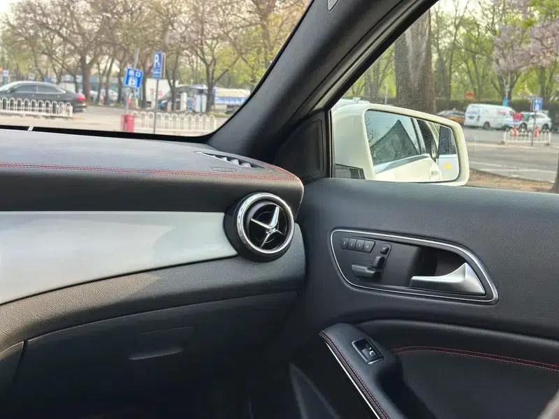 2015 Mercedes-Benz GLA AMG 45 4MATIC — миниатюра 17