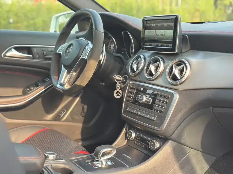 2015 Mercedes-Benz GLA AMG 45 4MATIC — миниатюра 30