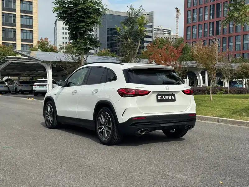 2021 Mercedes-Benz GLA AMG 35 4MATIC — миниатюра 4