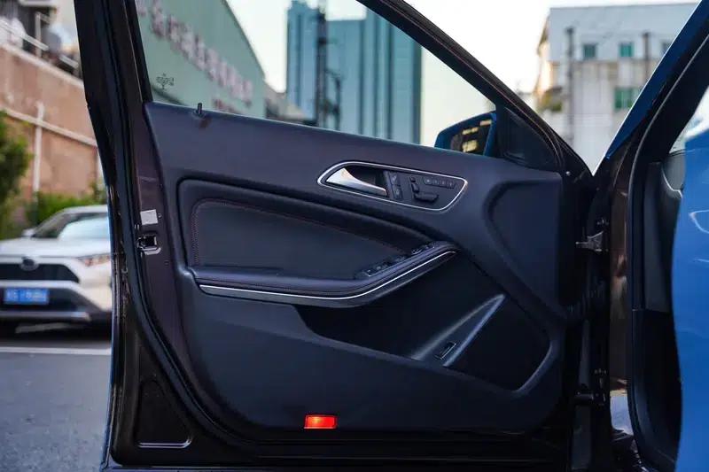 2016 Mercedes-Benz GLA AMG 45 4MATIC — миниатюра 16