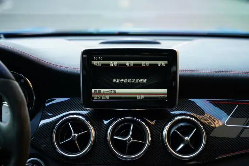 2016 Mercedes-Benz GLA AMG 45 4MATIC — миниатюра 9