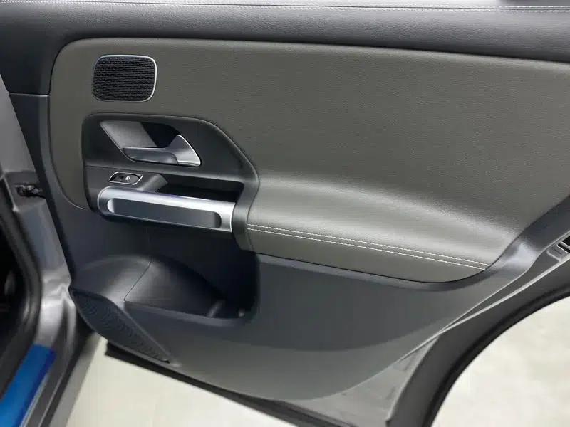 2022 Mercedes-Benz GLB AMG 35 4MATIC — миниатюра 14
