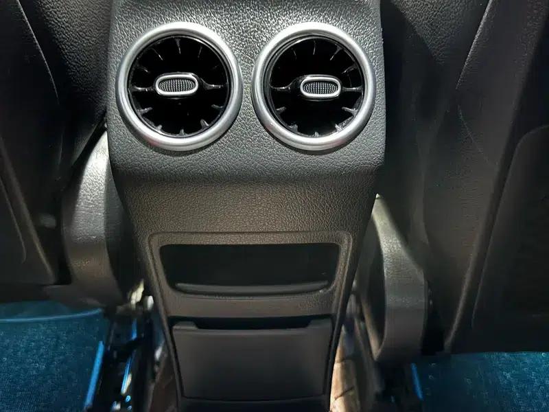 2021 Mercedes-Benz GLB AMG 35 4MATIC — миниатюра 17