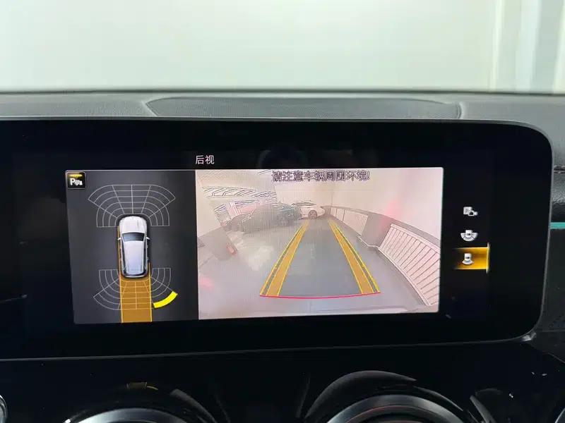 2021 Mercedes-Benz GLB AMG 35 4MATIC — миниатюра 18