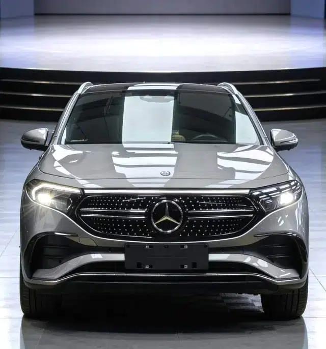 Mercedes-Benz EQA 2022 EQA 300 4MATIC First Edition — миниатюра 2