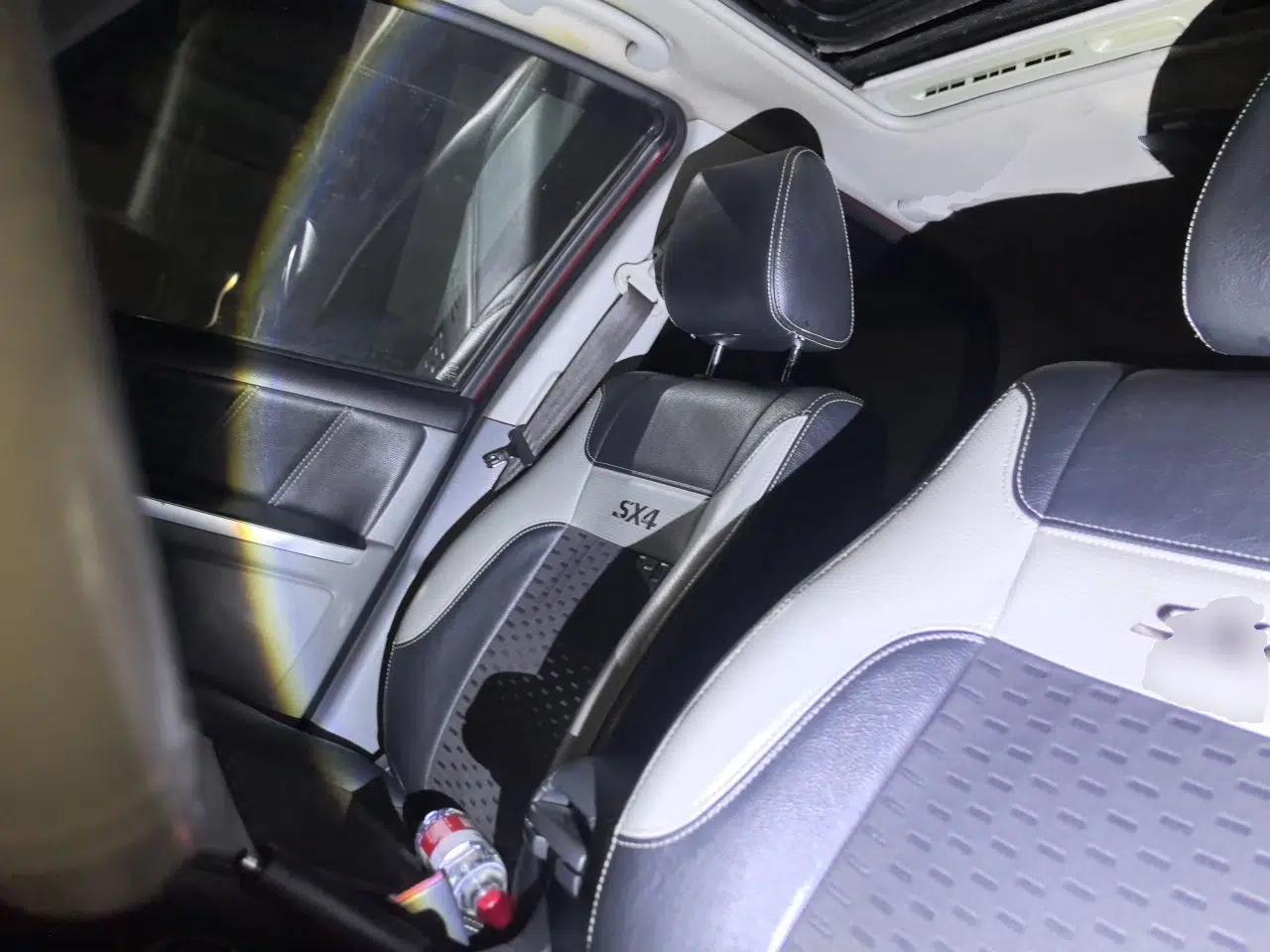 Suzuki SX4 2011 Hatchback 1.6L Automatic Sport Model — миниатюра 15