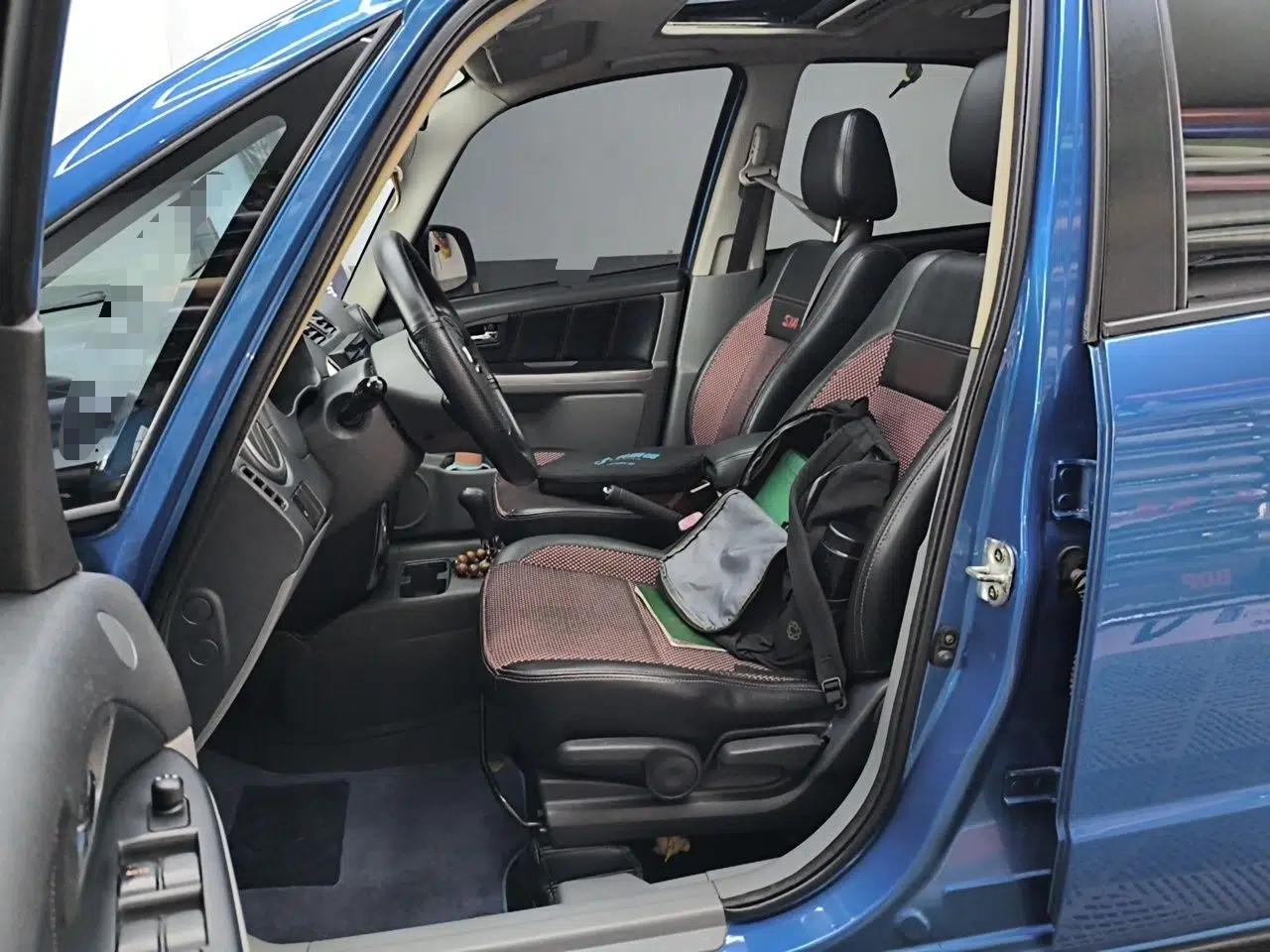 Suzuki SX4 2010 Hatchback 1.6L Automatic Champion Limited Edition — миниатюра 15