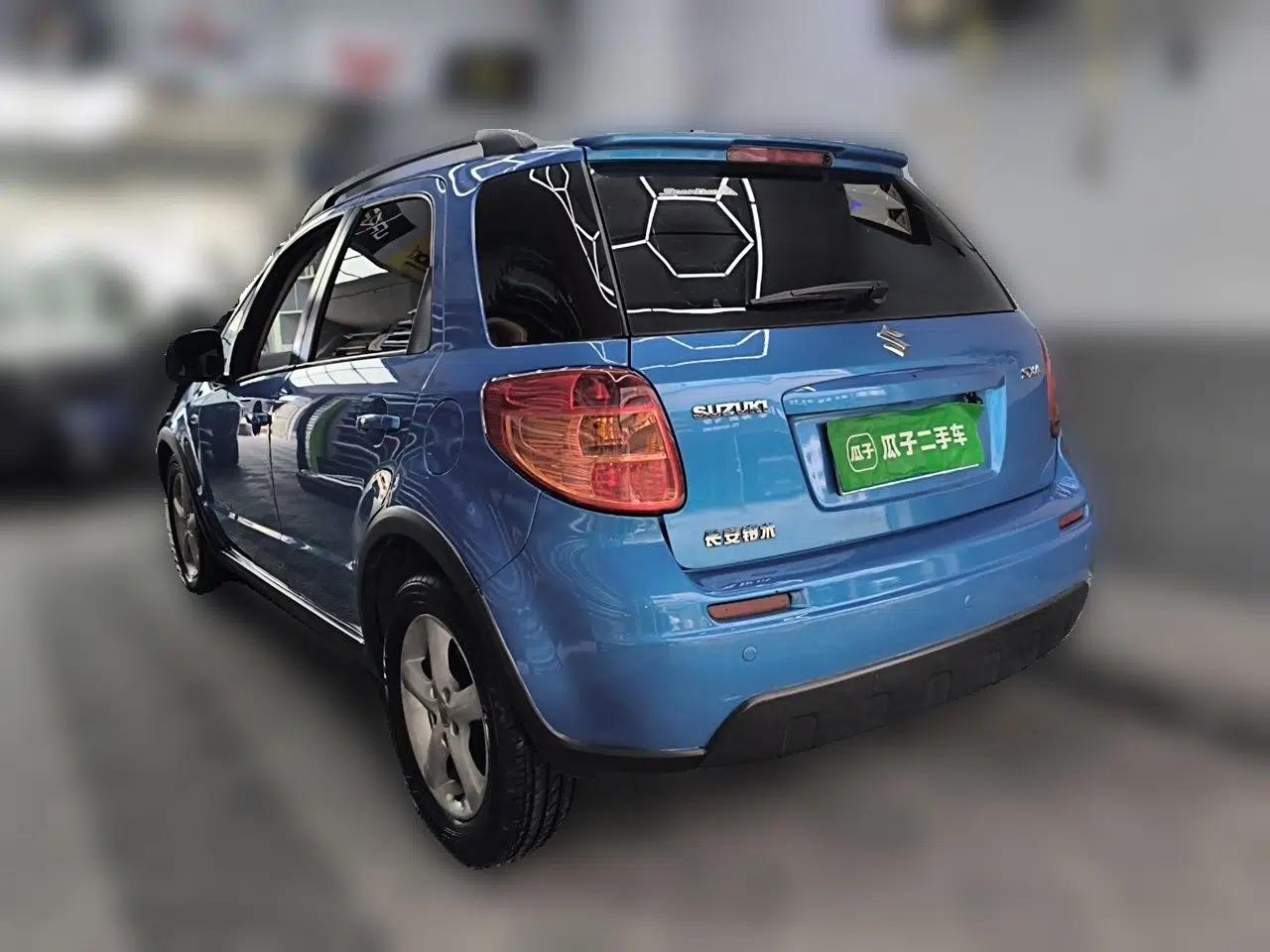 Suzuki SX4 2010 Hatchback 1.6L Automatic Champion Limited Edition — миниатюра 4