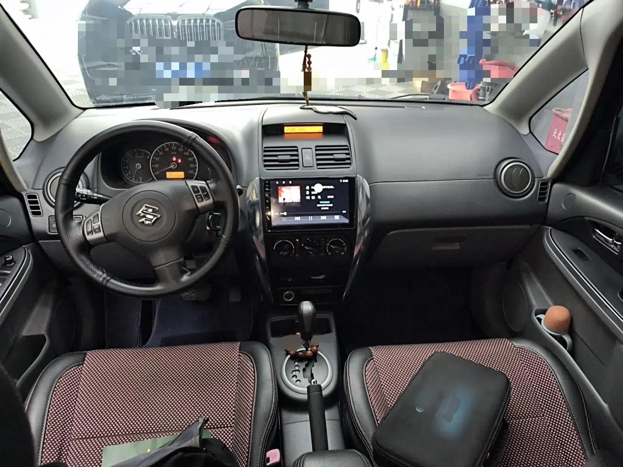 Suzuki SX4 2010 Hatchback 1.6L Automatic Champion Limited Edition — миниатюра 9