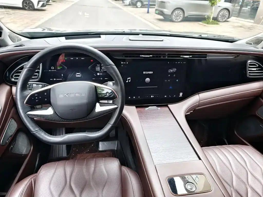 Starlight Moon 2023 400T AWD Star Supreme Edition 6-seater — миниатюра 9