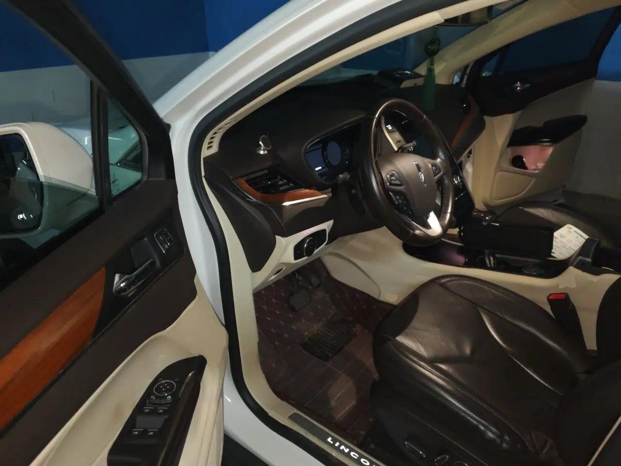 Lincoln MKC 2016 2.0T Two-Wheel Drive Luxury Edition — миниатюра 16