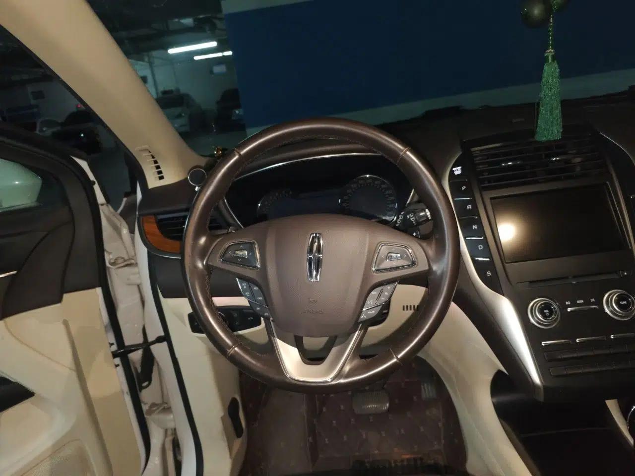 Lincoln MKC 2016 2.0T Two-Wheel Drive Luxury Edition — миниатюра 10