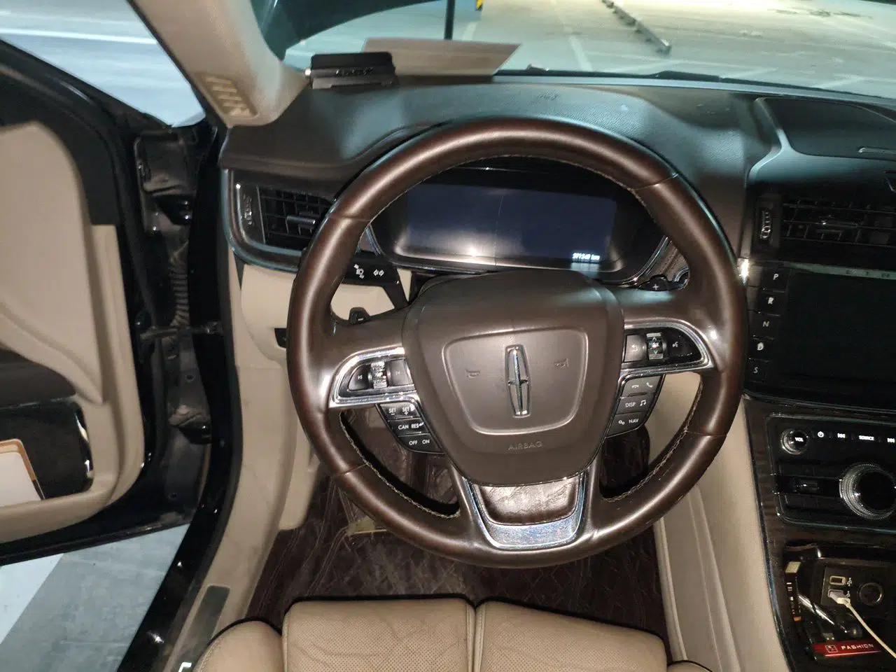 Lincoln Continental 2017 2.0T Two-Wheel Drive Deluxe Edition — миниатюра 10