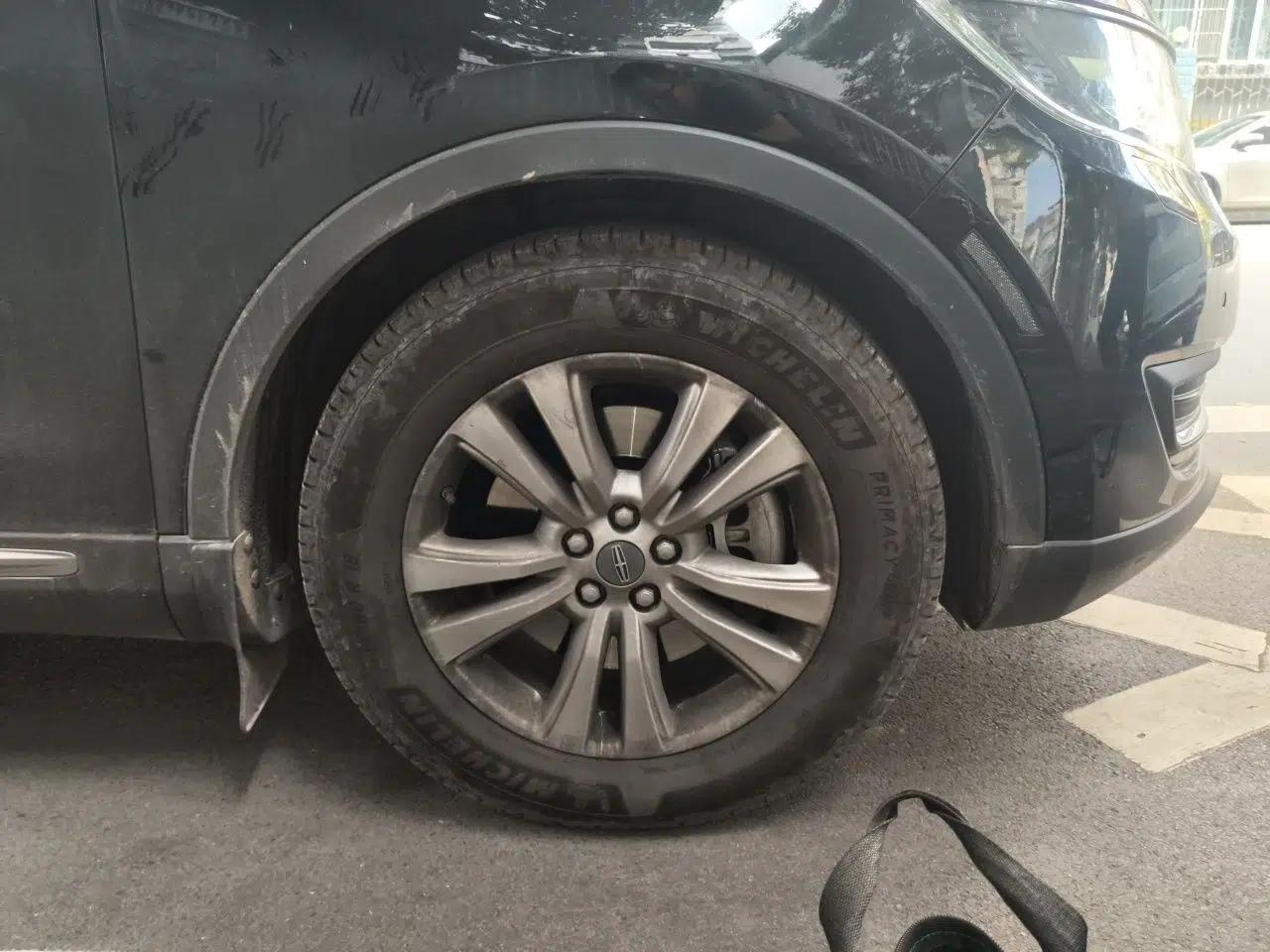 Lincoln MKX 2018 2.0T Two-Wheel Drive Deluxe Edition — миниатюра 8