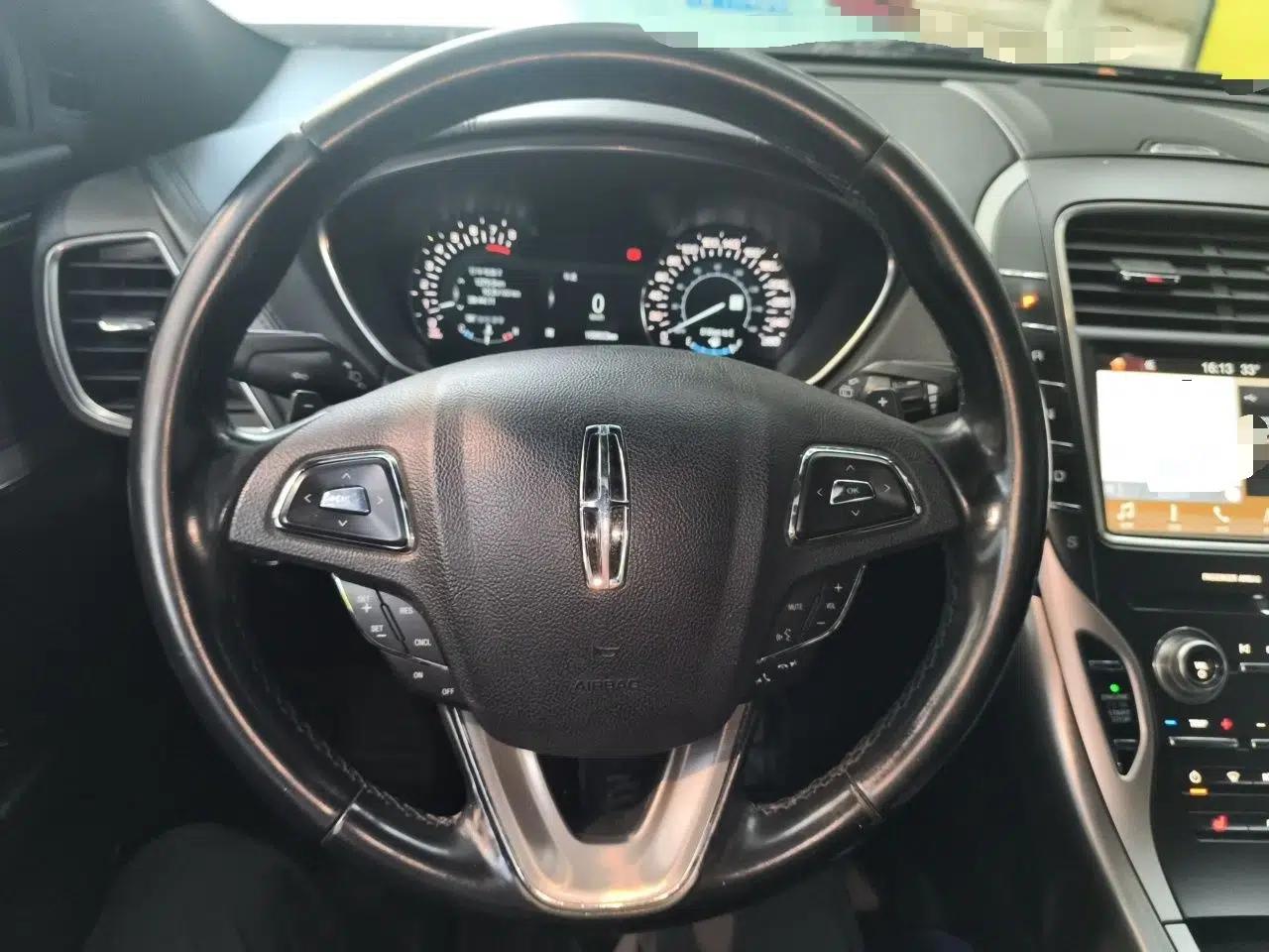 Lincoln MKX 2018 2.0T Two-Wheel Drive Deluxe Edition — миниатюра 10