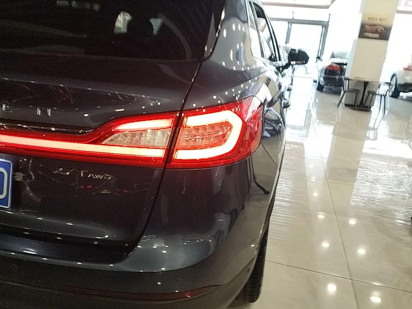 Lincoln MKX 2018 2.7T Four-Wheel Drive Prestige Edition — миниатюра 9