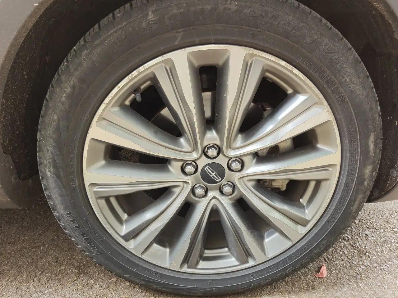 Lincoln MKX 2017 2.7T Four-Wheel Drive Prestige Edition — миниатюра 8