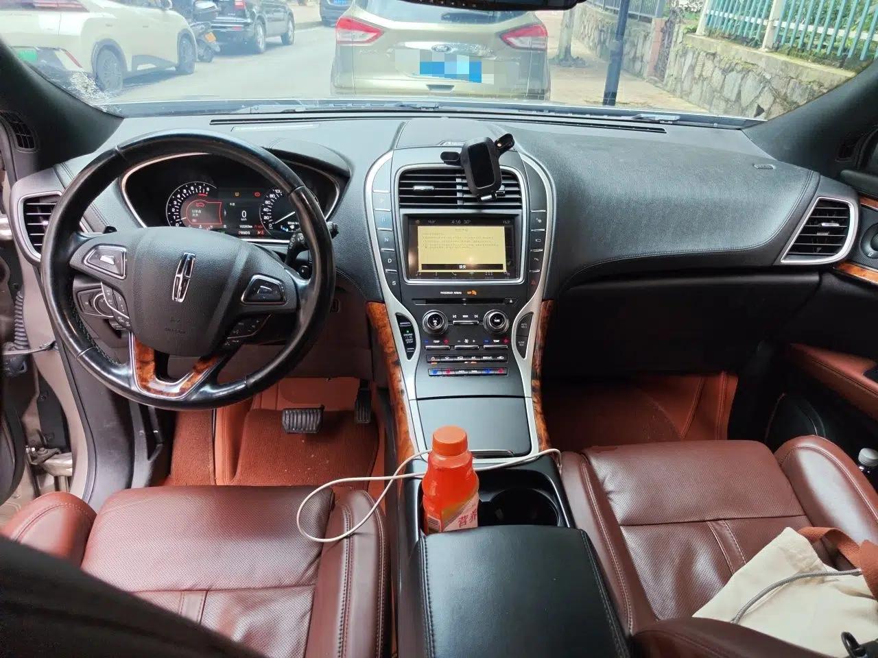 Lincoln MKX 2017 2.7T Four-Wheel Drive Prestige Edition — миниатюра 9