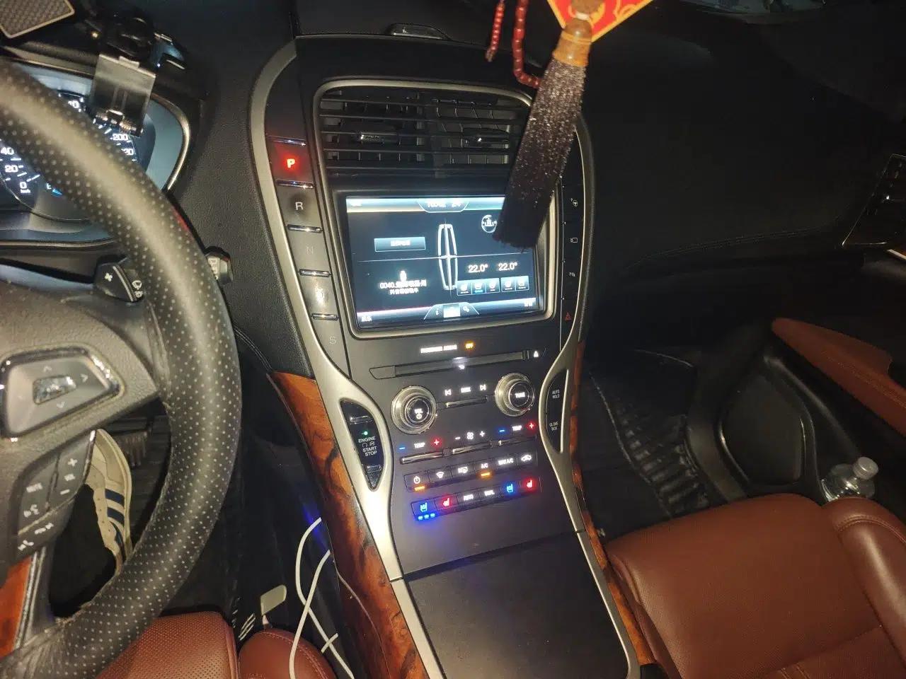 Lincoln MKX 2015 2.7T Four-Wheel Drive Prestige Edition — миниатюра 13