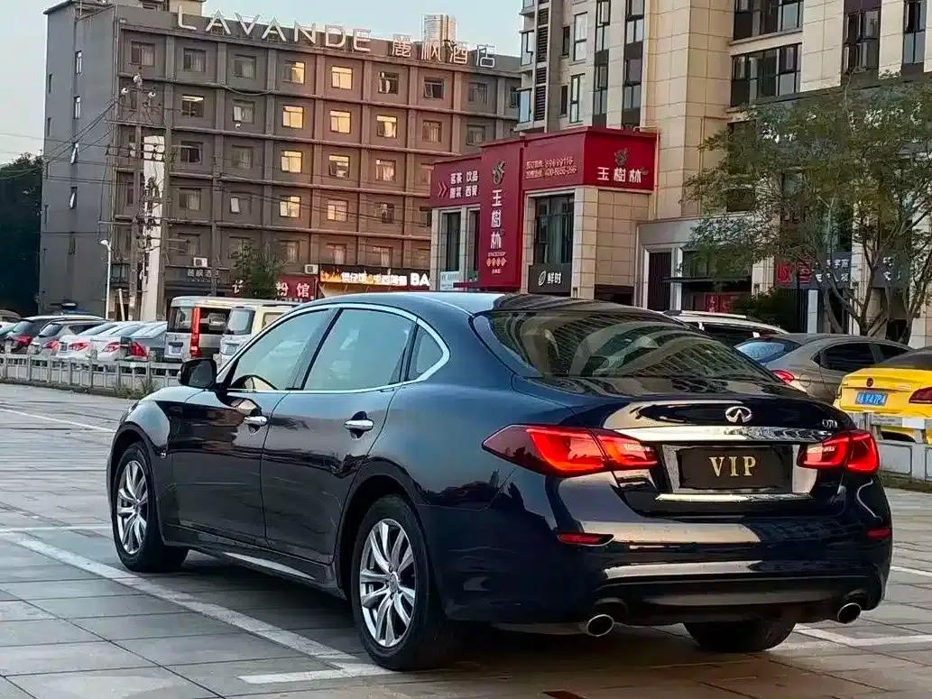Infiniti Q70 2015 Q70L 2.5L Elite Edition — миниатюра 9