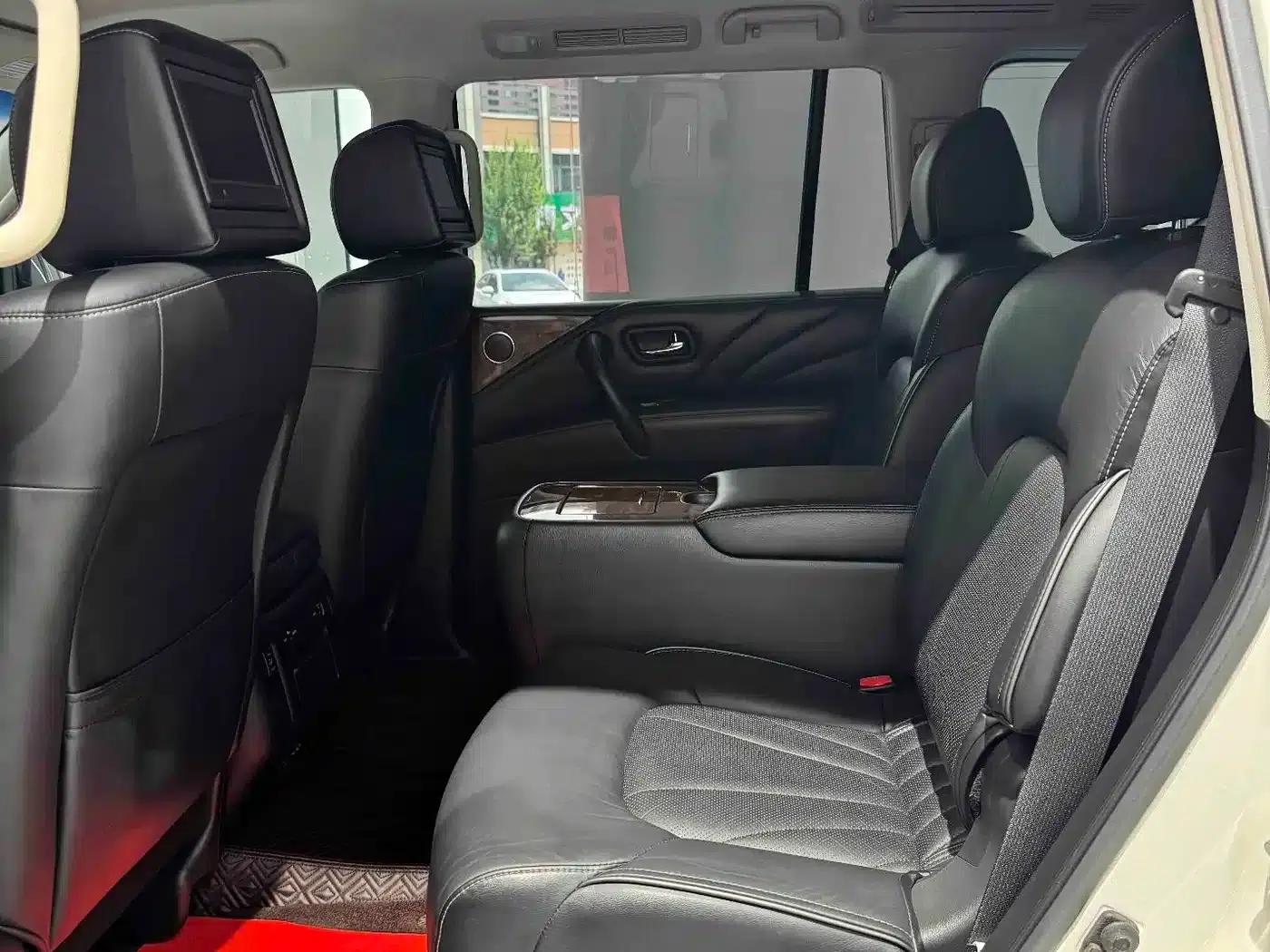 Infiniti QX80 2016 5.6L 4WD — миниатюра 13