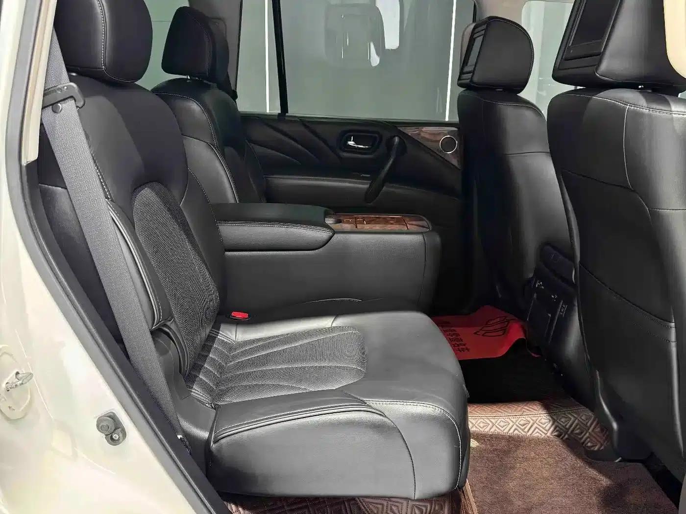 Infiniti QX80 2016 5.6L 4WD — миниатюра 15