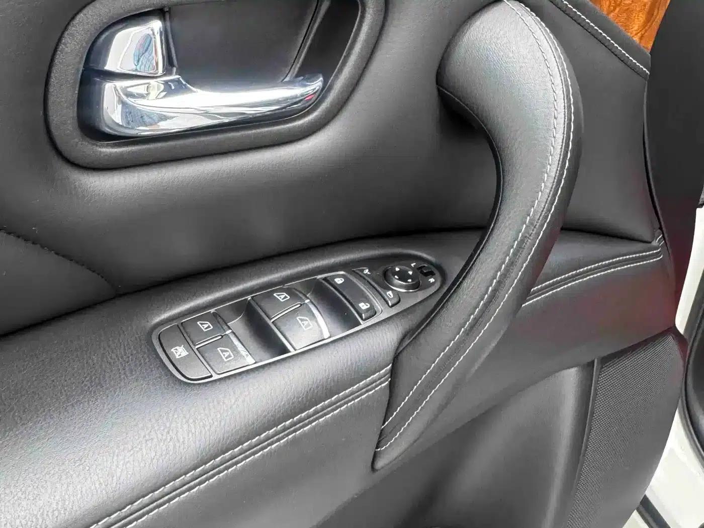 Infiniti QX80 2016 5.6L 4WD — миниатюра 5