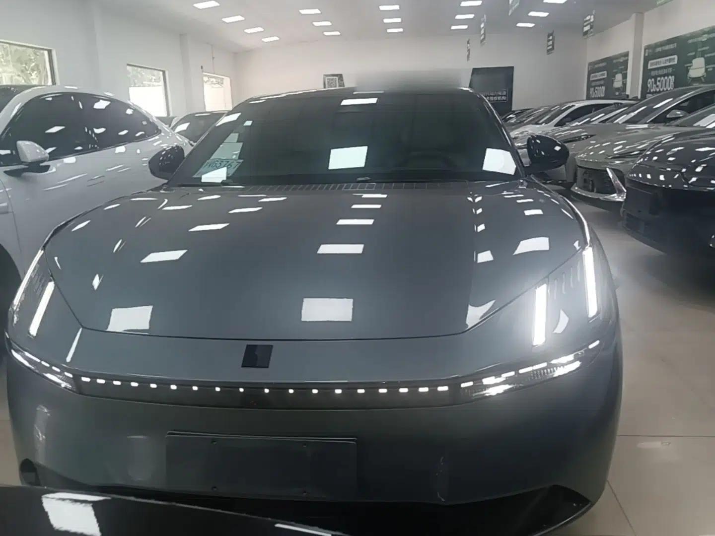 Lynk & Co Z10 2025 95 kWh 766 km Range Rear-Wheel Drive Max — миниатюра 2