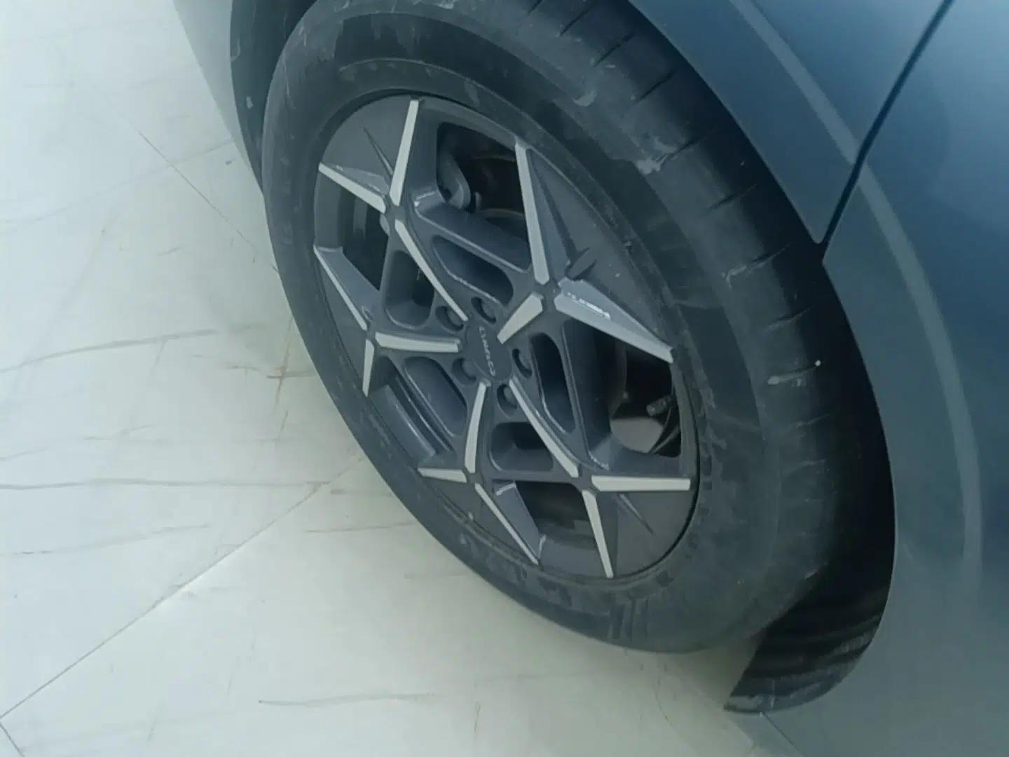 Lynk & Co Z10 2025 95 kWh 766 km Range Rear-Wheel Drive Max — миниатюра 11