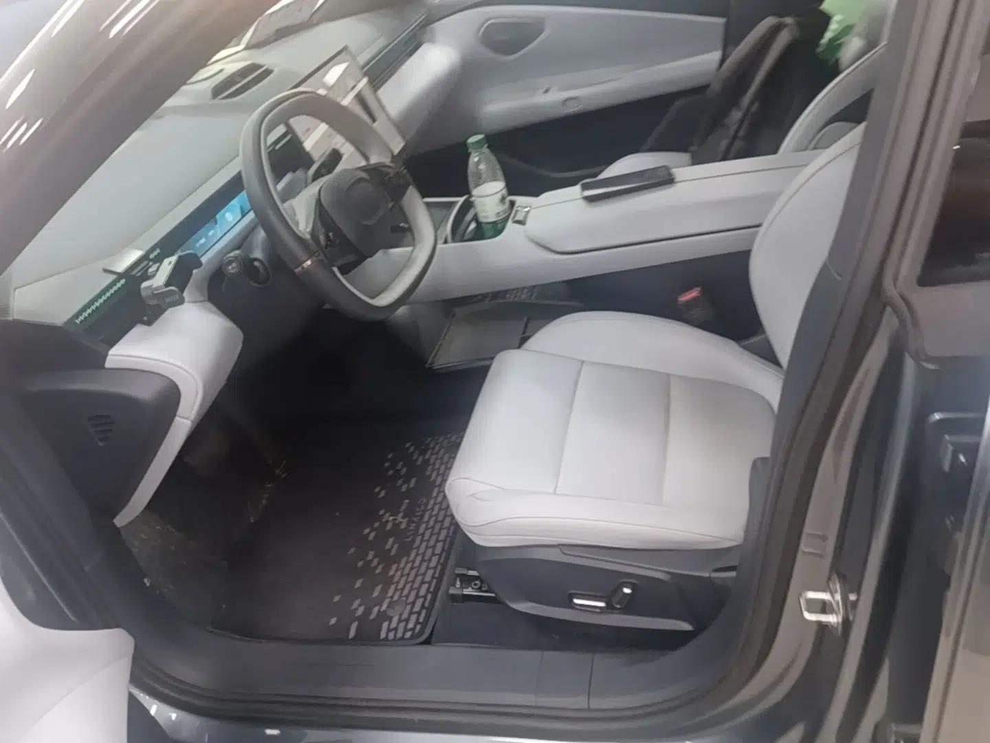 Lynk & Co Z10 2025 95 kWh 766 km Range Rear-Wheel Drive Max — миниатюра 17