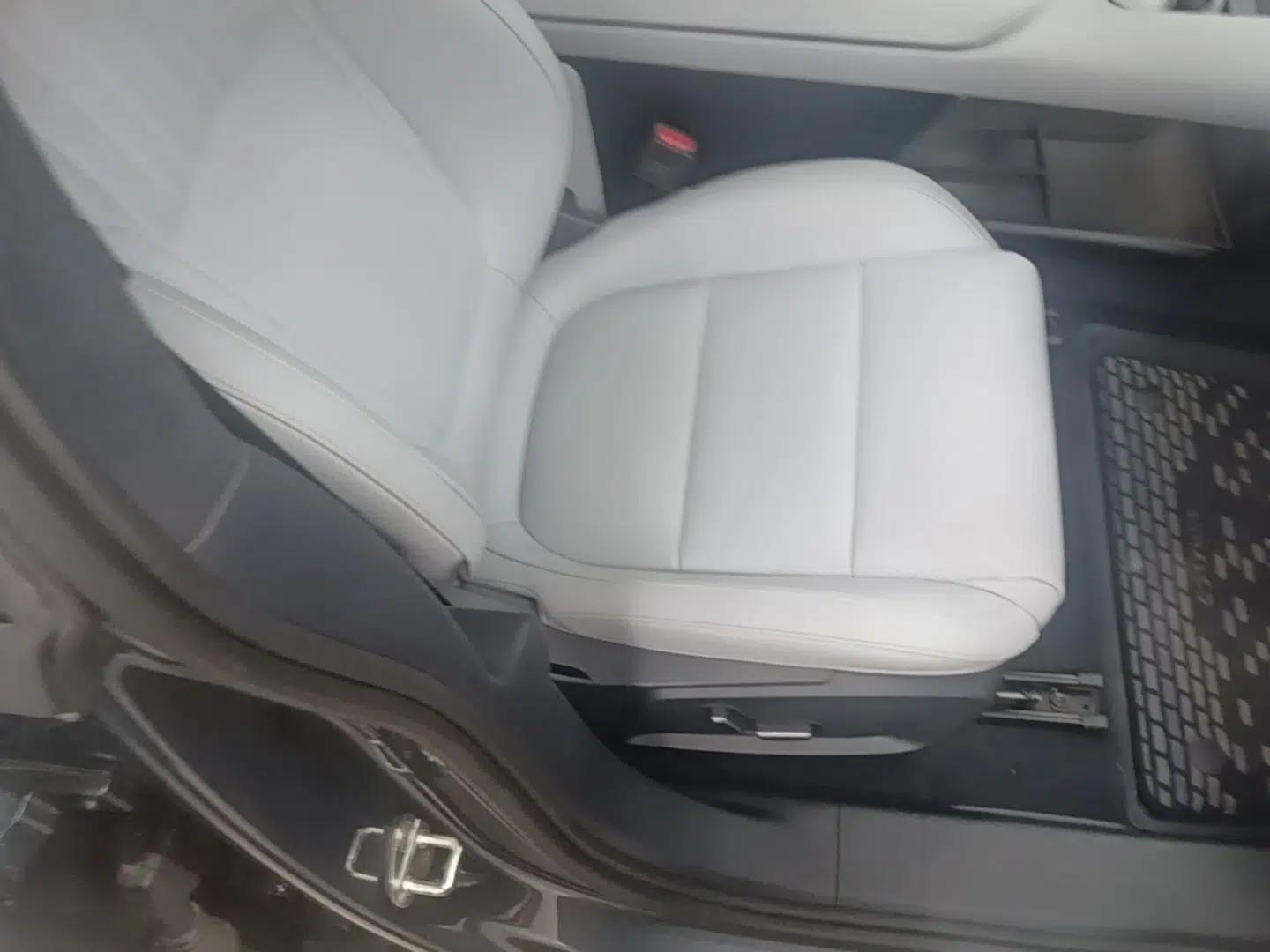 Lynk & Co Z10 2025 95 kWh 766 km Range Rear-Wheel Drive Max — миниатюра 19