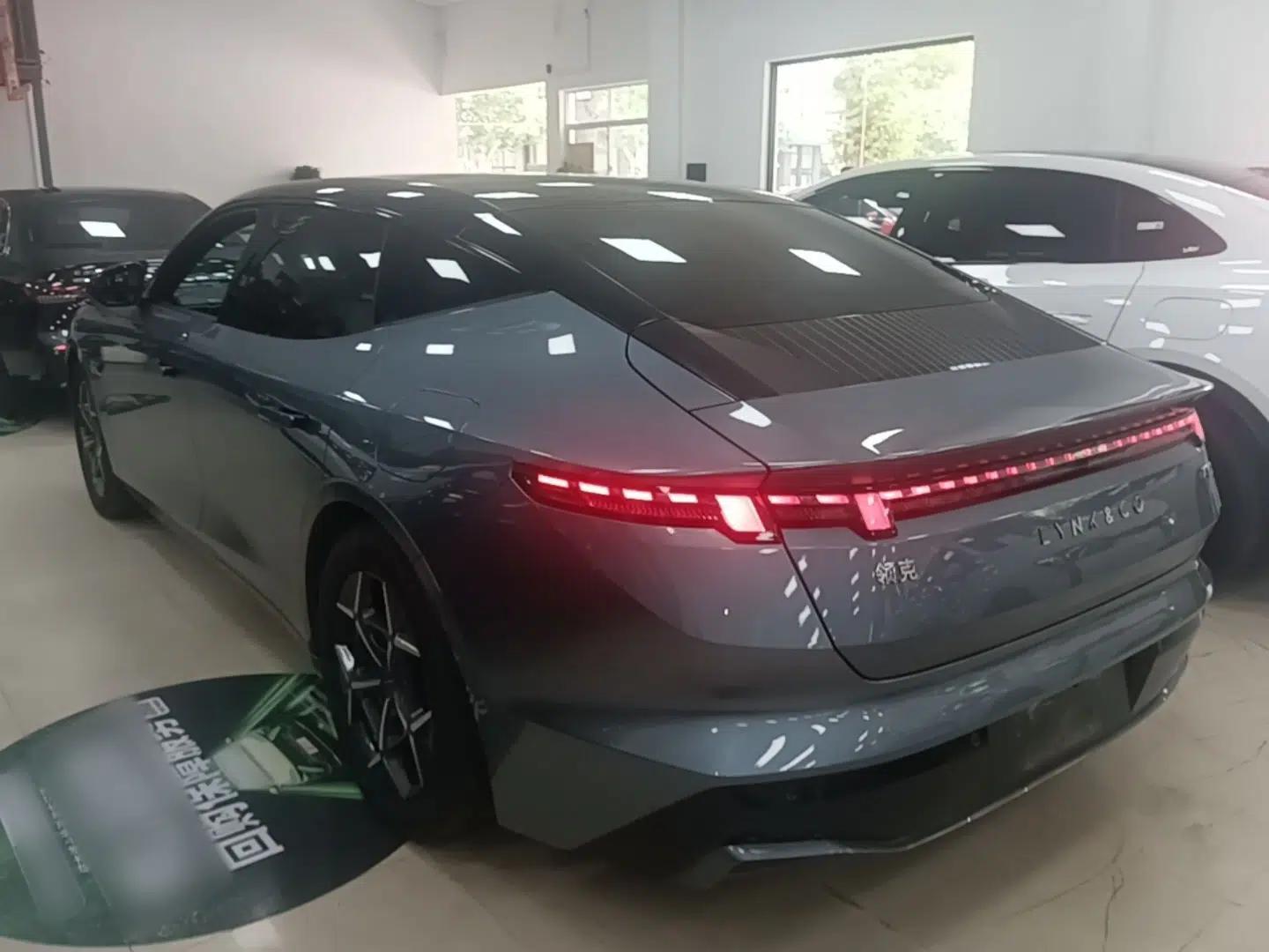 Lynk & Co Z10 2025 95 kWh 766 km Range Rear-Wheel Drive Max — миниатюра 4