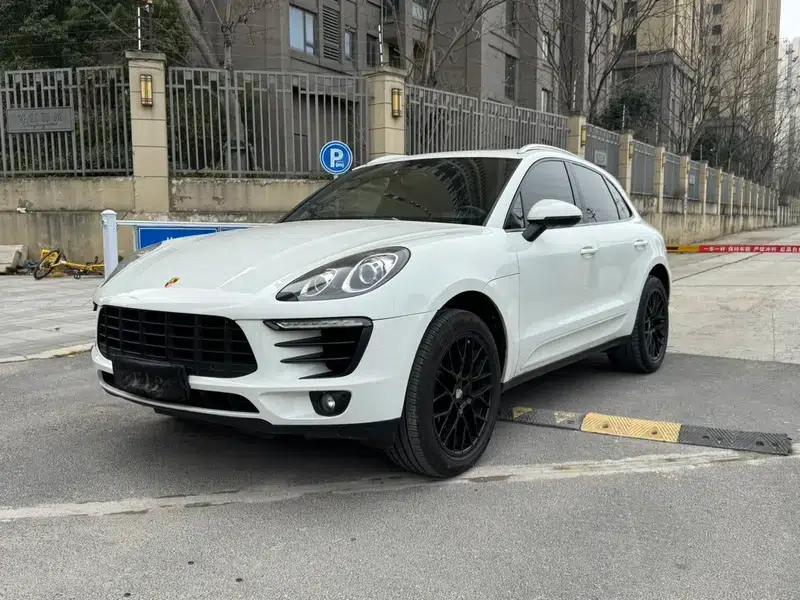 2017 Macan 2.0T — миниатюра 1